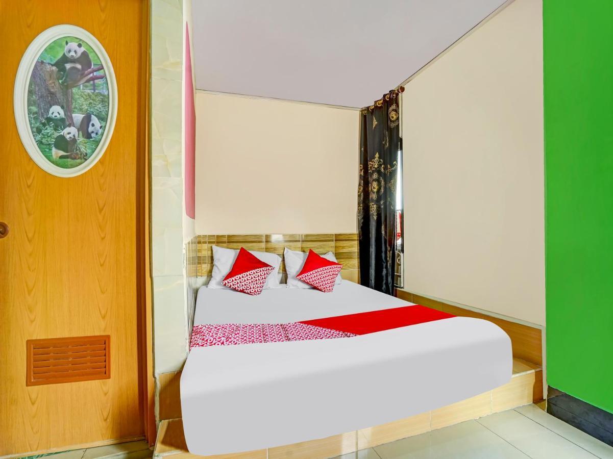 Oyo 90161 Hotel Lendosis Pipa Reja Angkatan 66 Палембанг Екстериор снимка